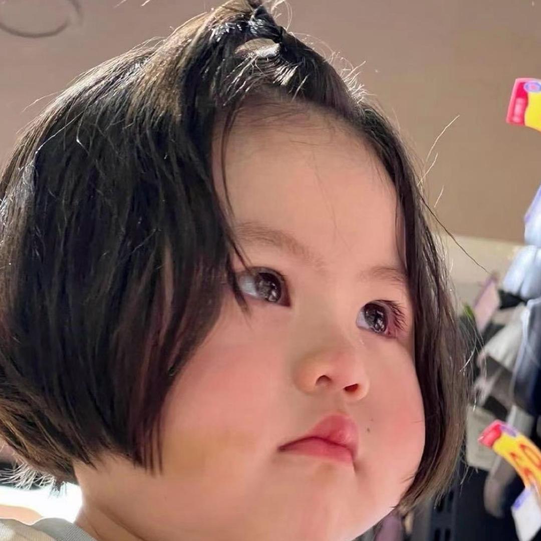 娜娜 .