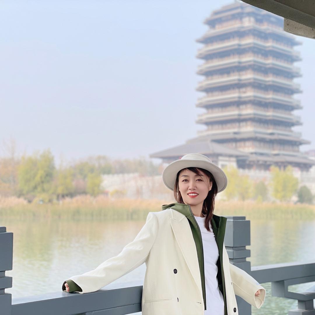 长颈鹿私立美校