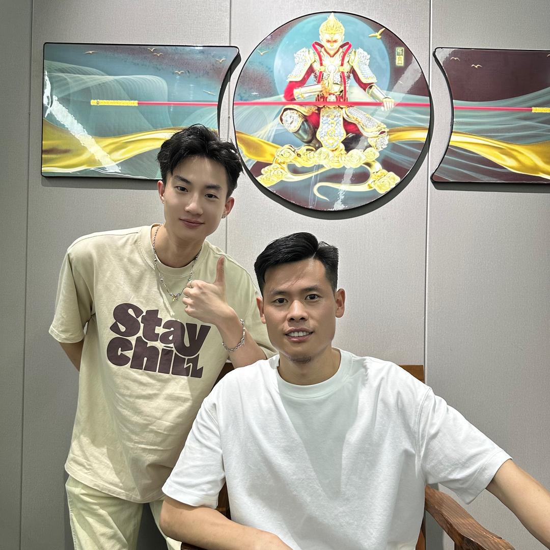 台州亿通名车（小崔）