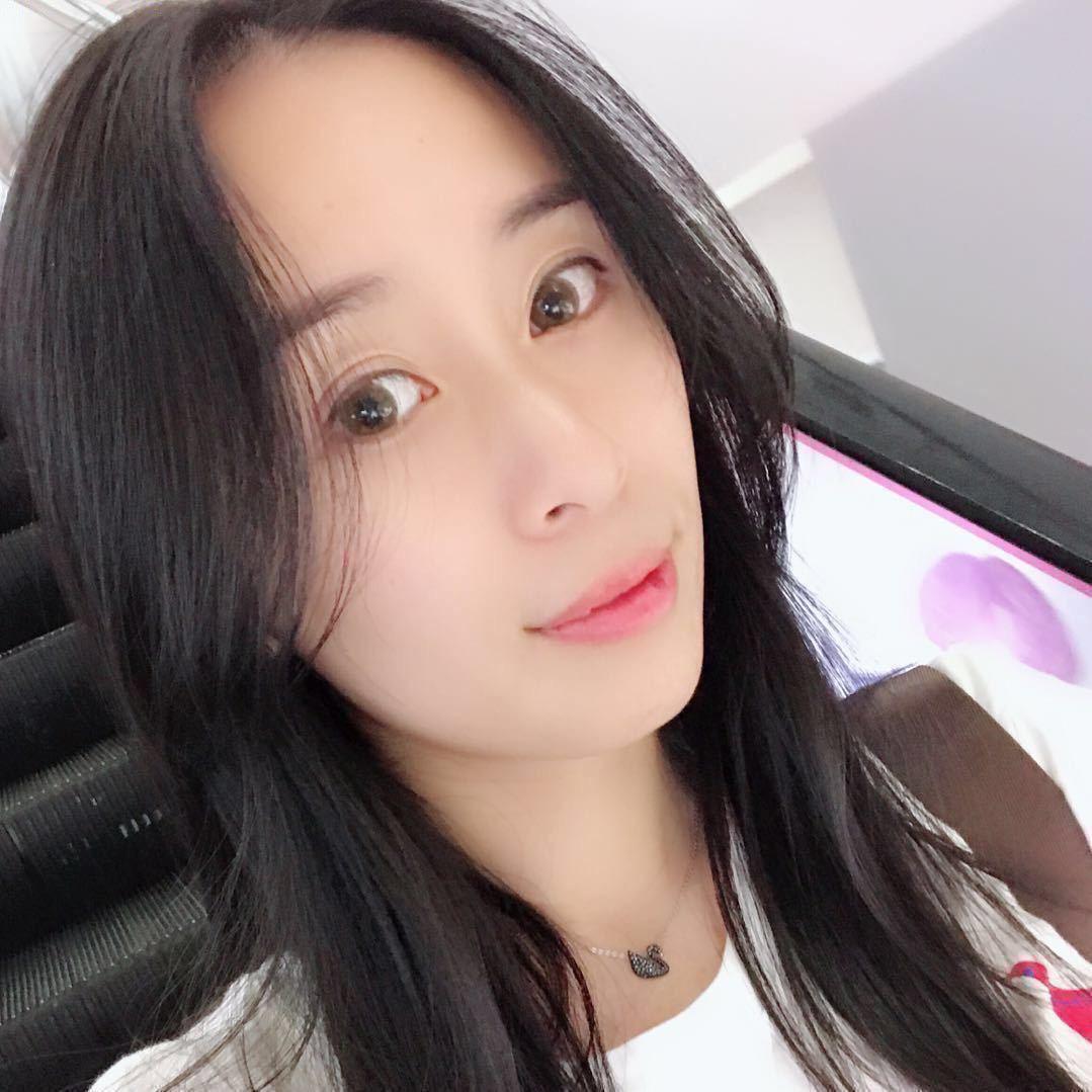 是玮玮吖……