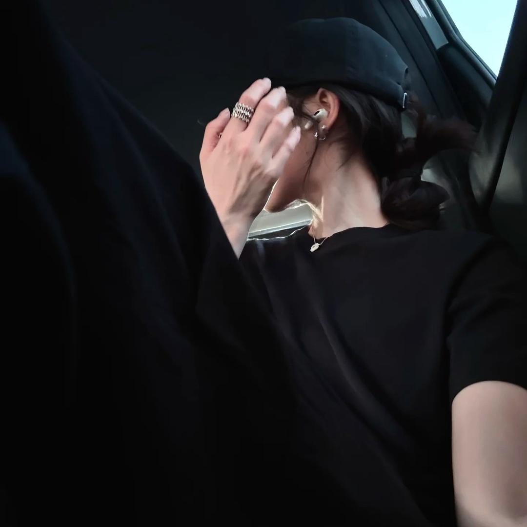 七七中性风穿搭服饰