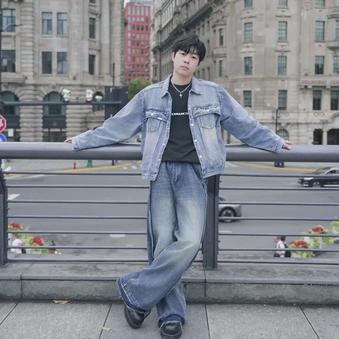 卖火柴的小男孩