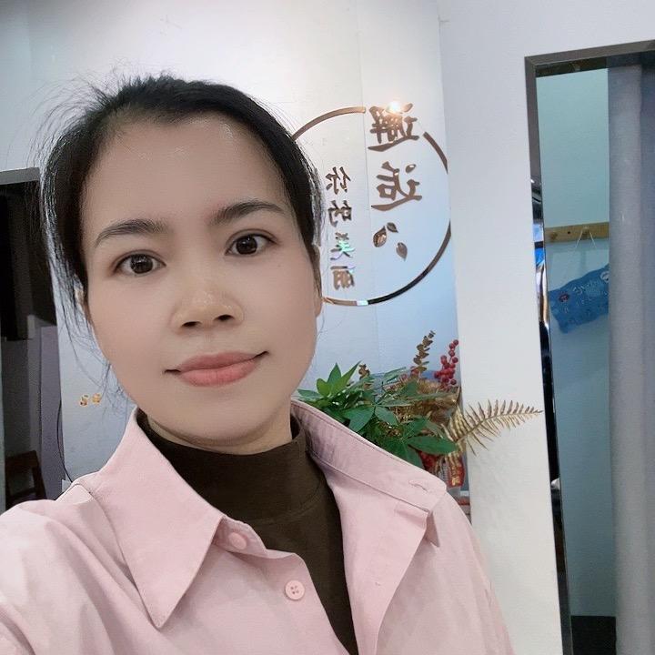 石桥镇卖女装阿华（芊衣秀）