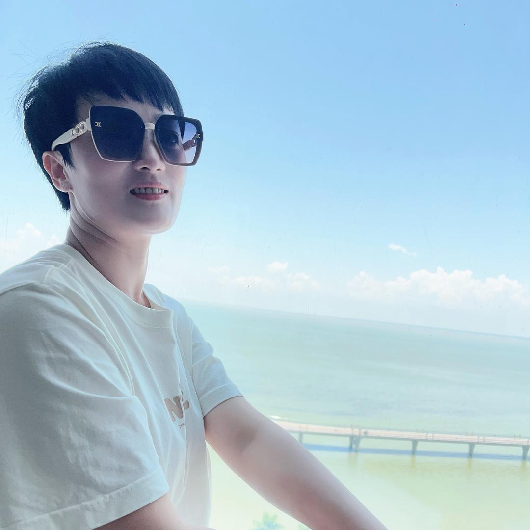 达州君帆冷冻食品～佘颜君