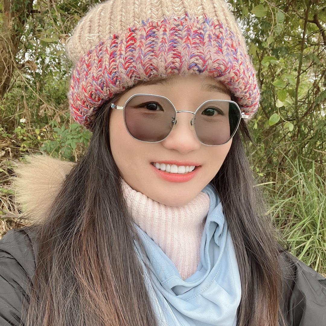 何姑娘爱钓鱼🎣