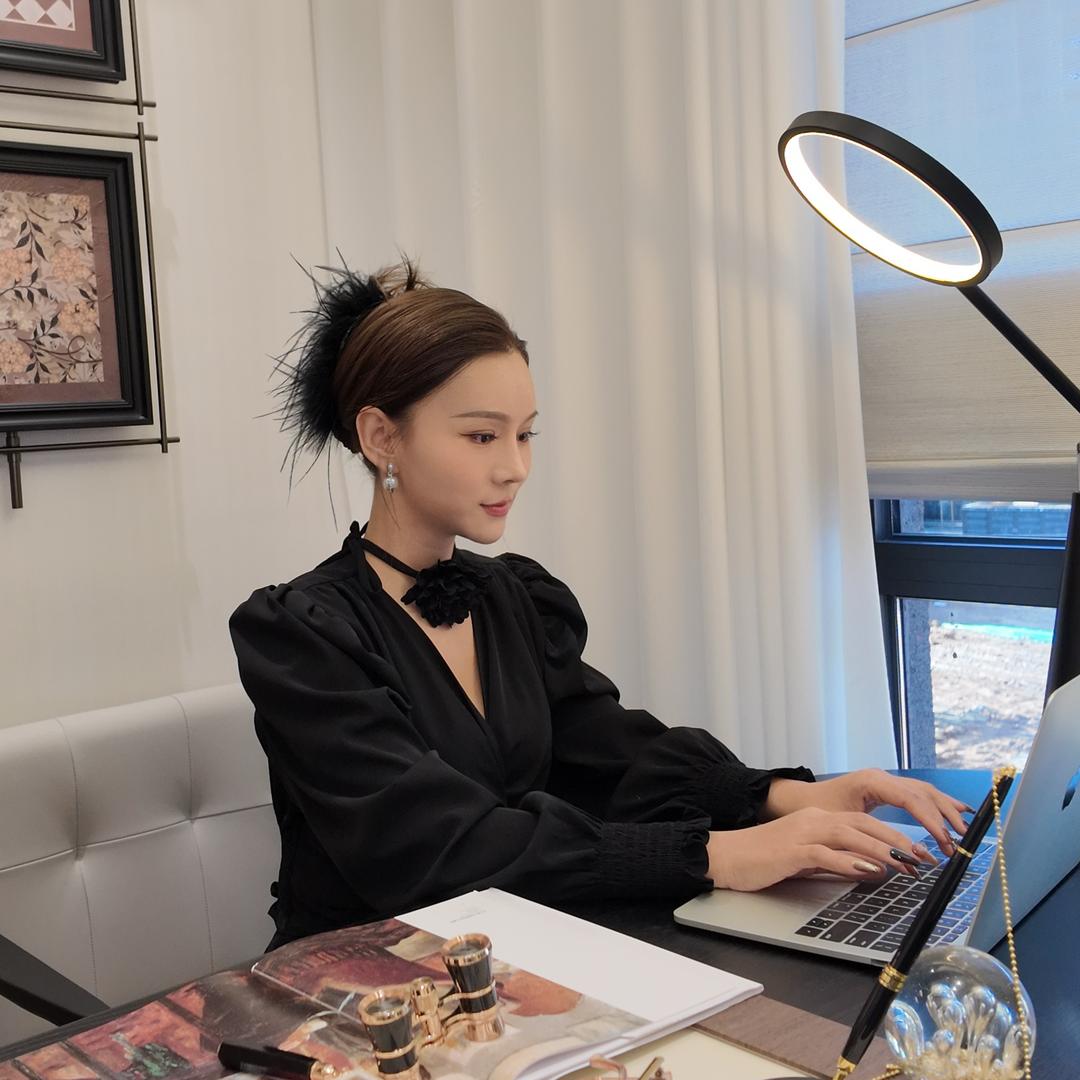 尚弦（商贤）传媒-小哇塞