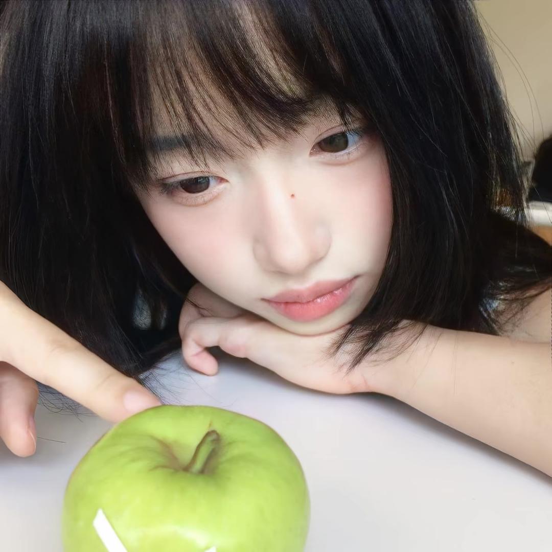小Q.