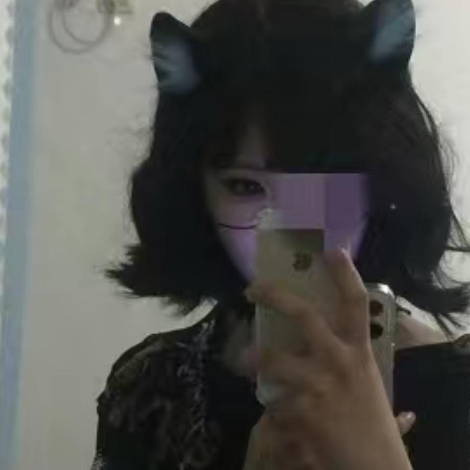 奶糖小灿-@