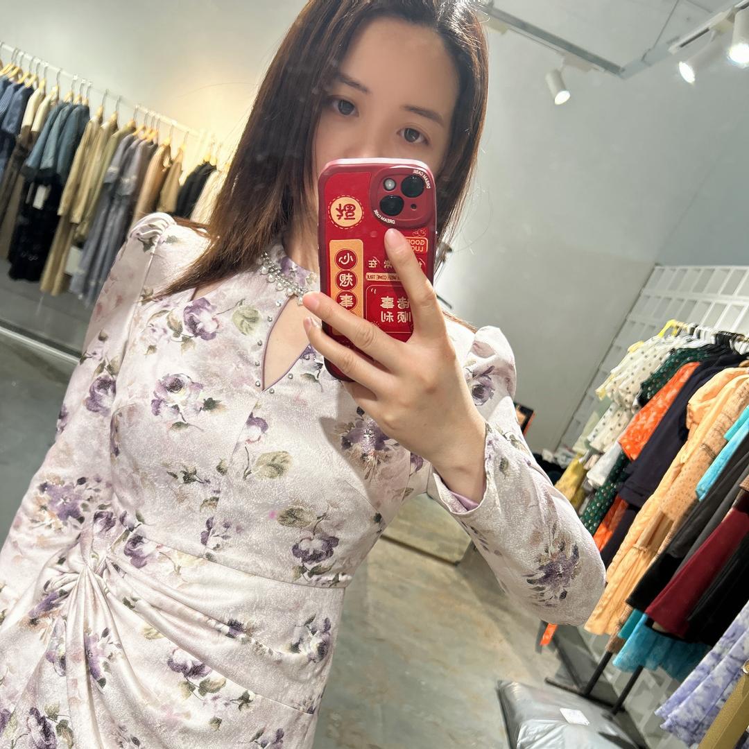 佐吖品牌女装工厂店