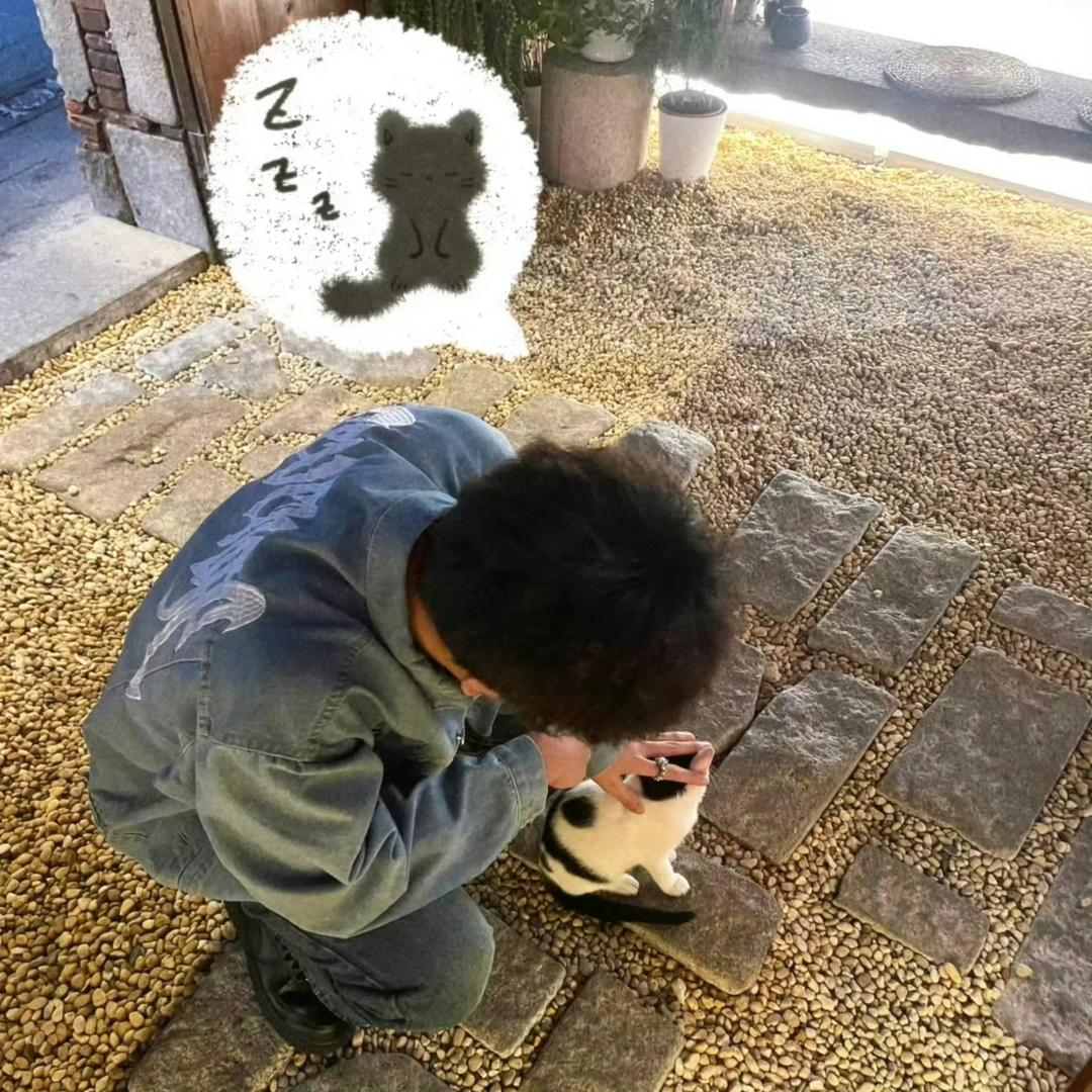 阔阔.