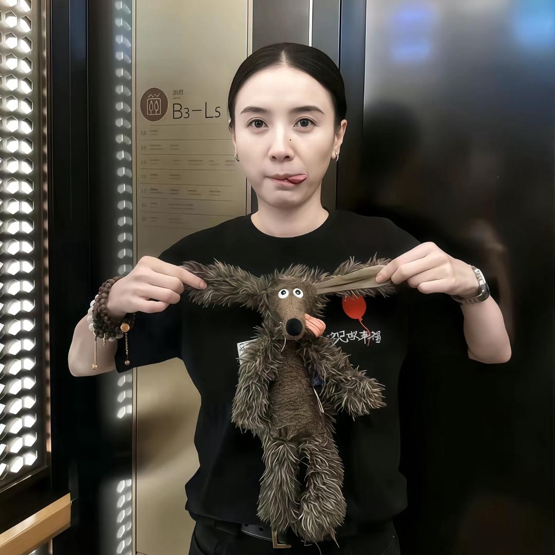 𝐖𝐄𝐈𝐓𝐈𝐍𝐆•