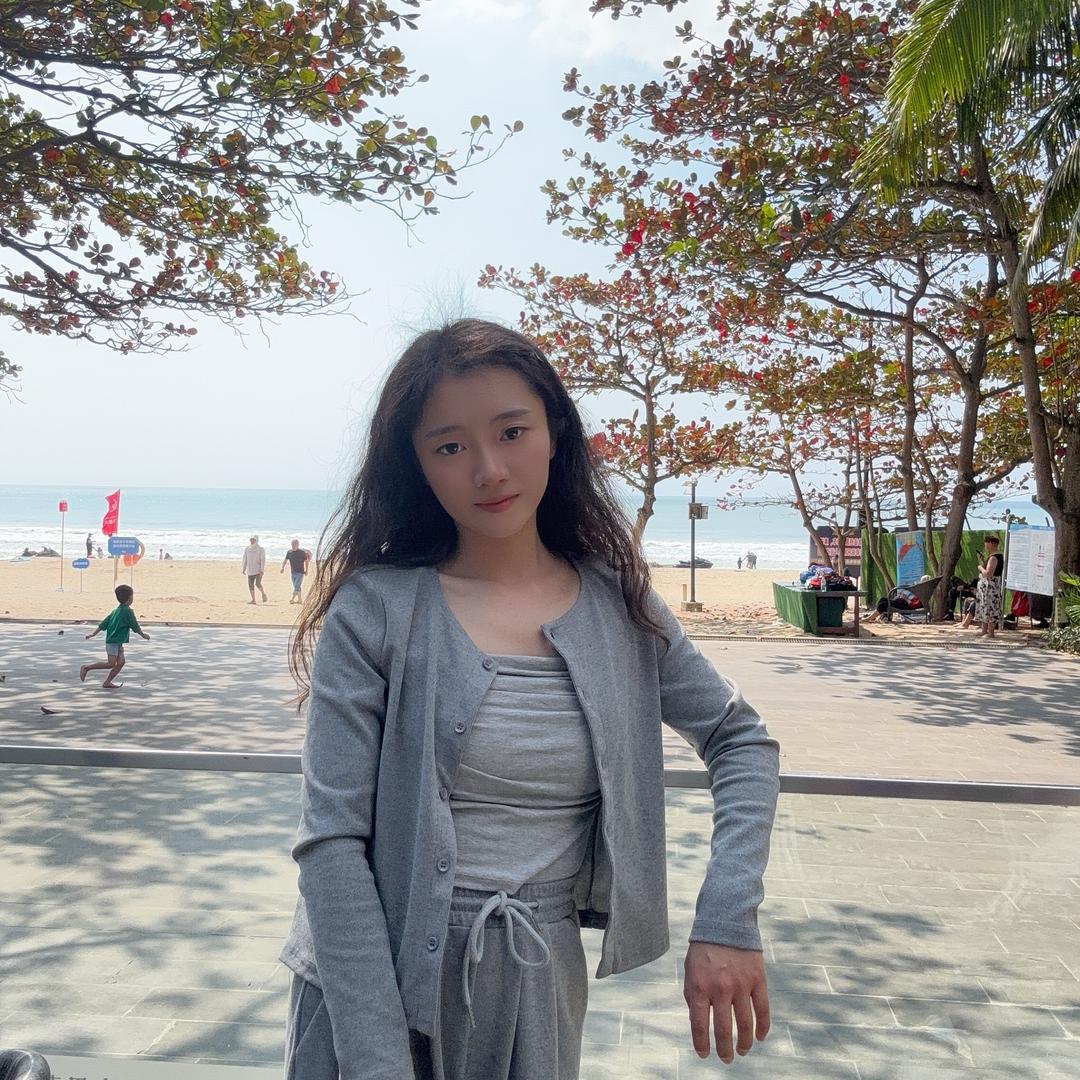 正在努力的赖女士
