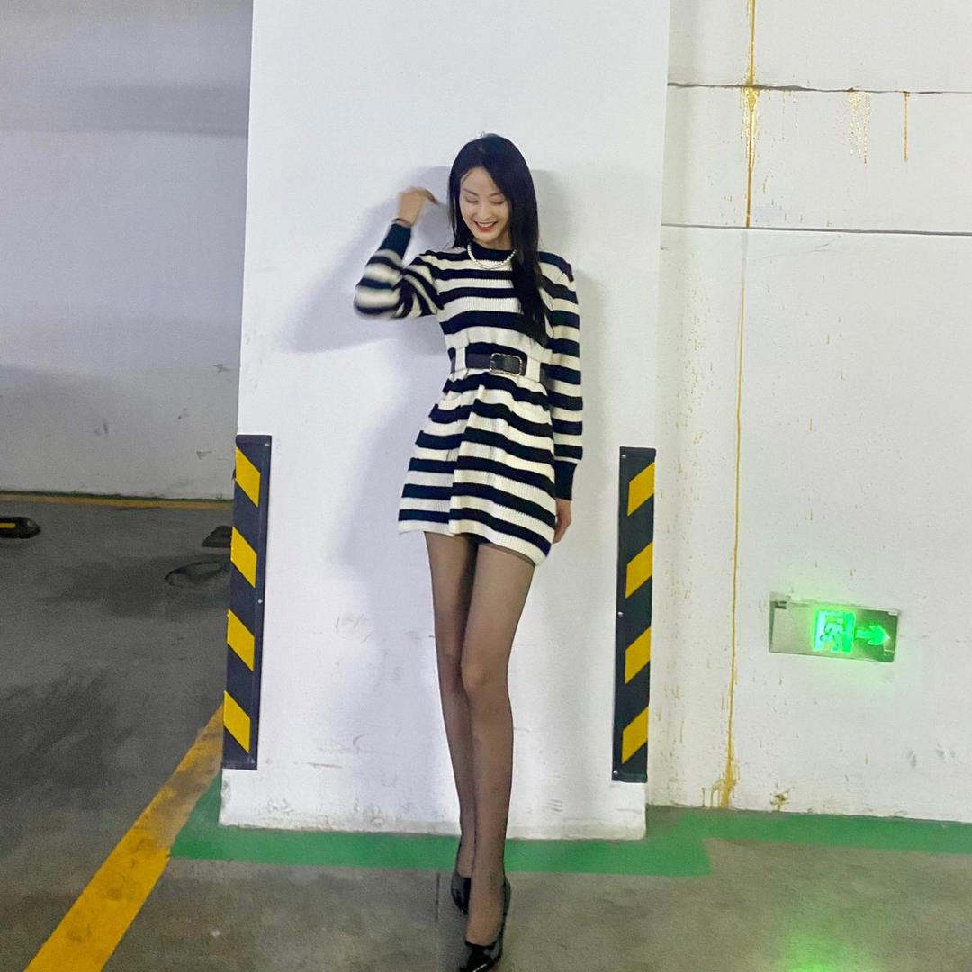 175那女的。