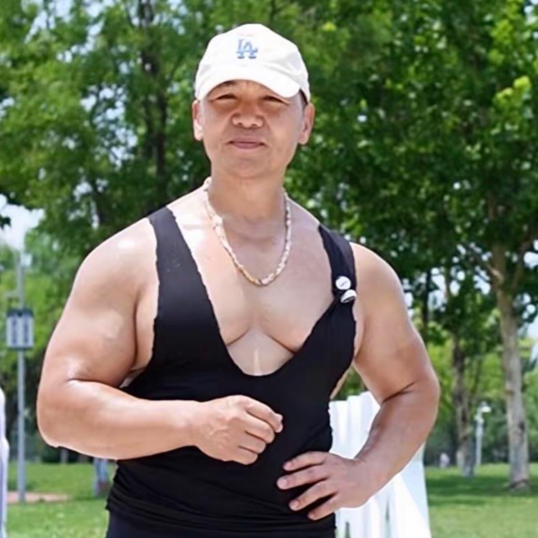 国家队专注健美-潘教练