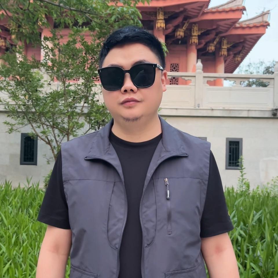 宾伴鹏铂专卖店