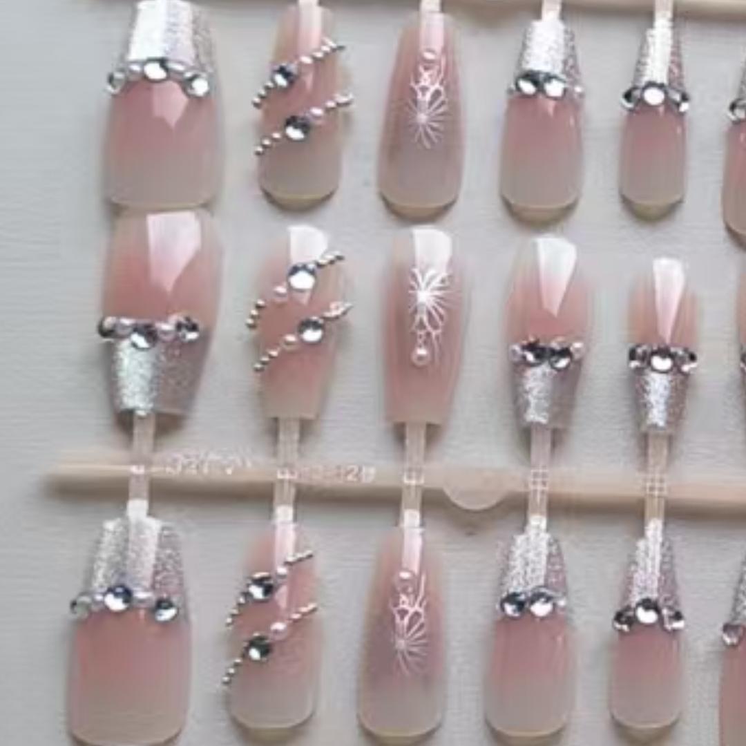 洛宁手工活穿戴甲