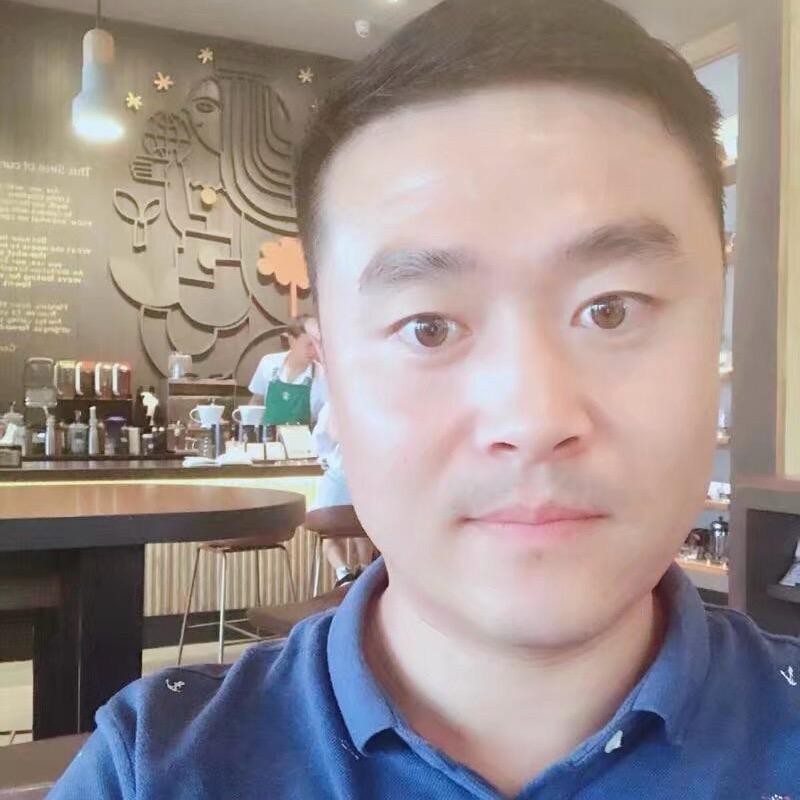 落日偏西北。