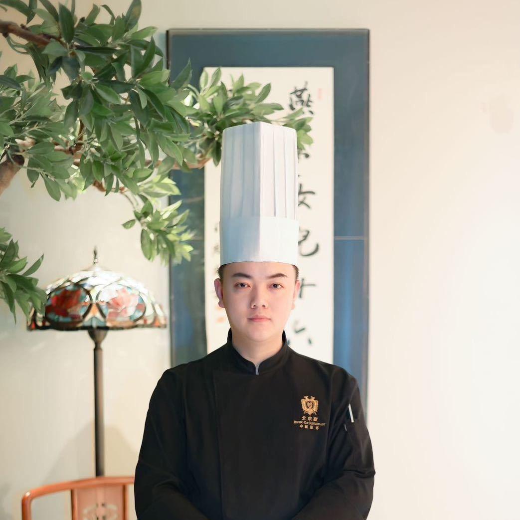 周傲龙