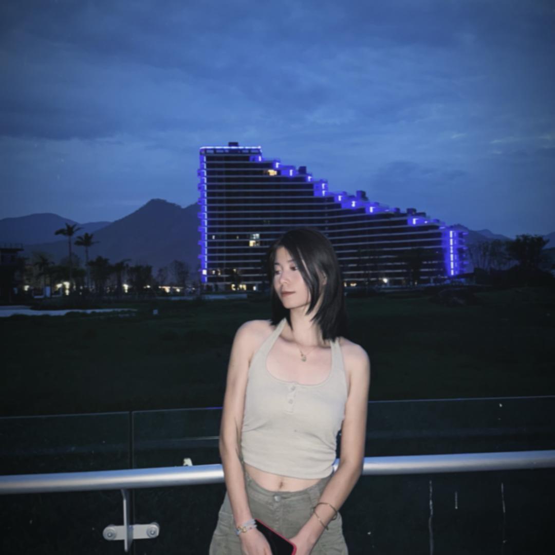 陳半月🌙