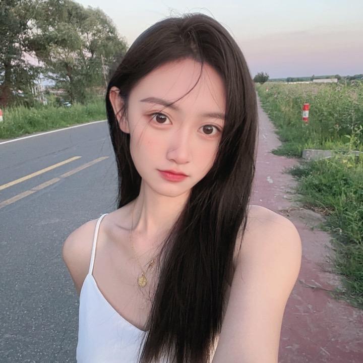 小小莹🌤（宝藏女孩）