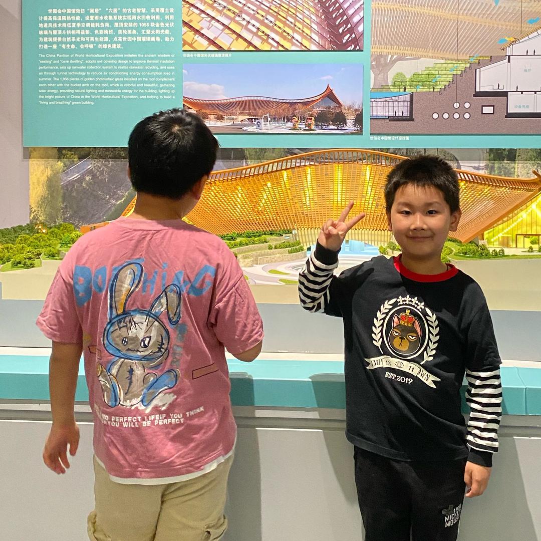 武汉市武昌区八号衣橱服饰店