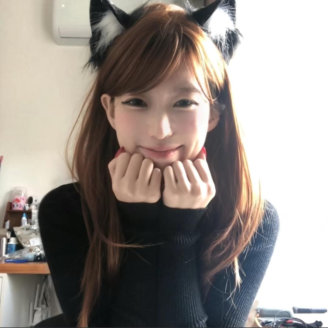 愉.
