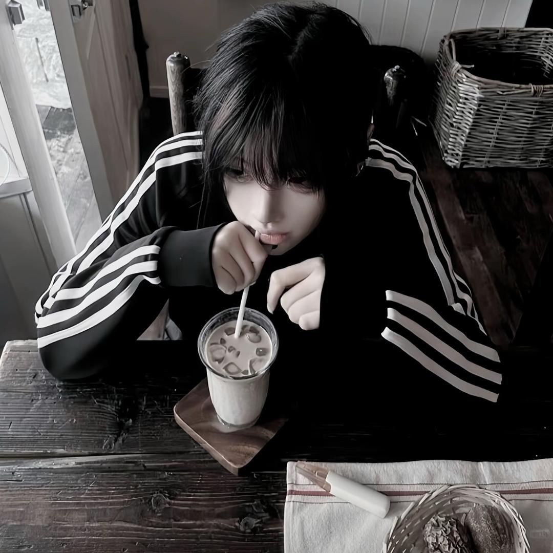 我撒娇时很可爱