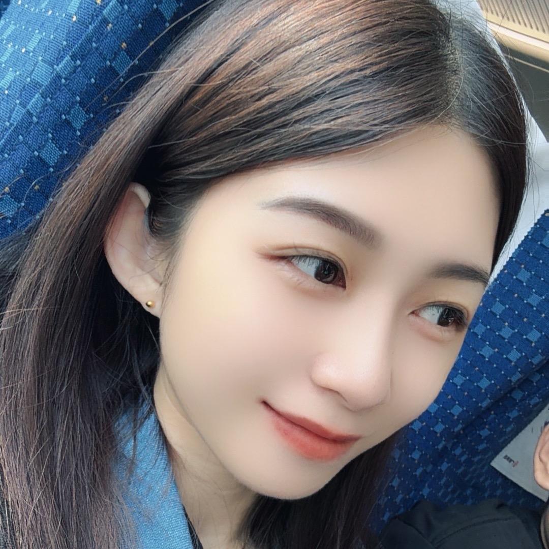 微微一笑，倾城倾国。