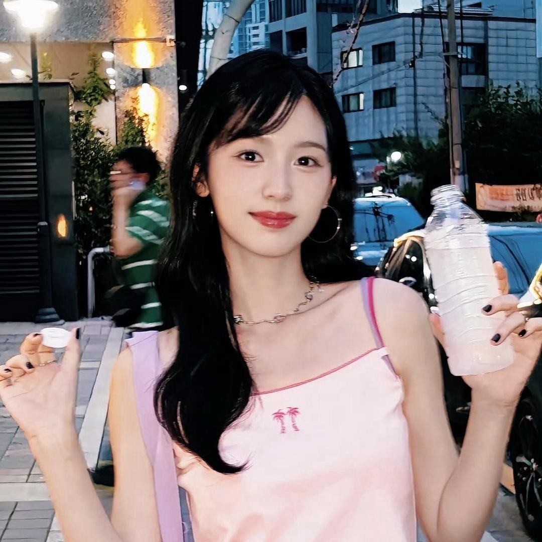 一只黄小鸭🐣