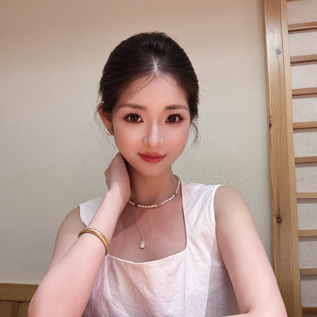 还是小张.