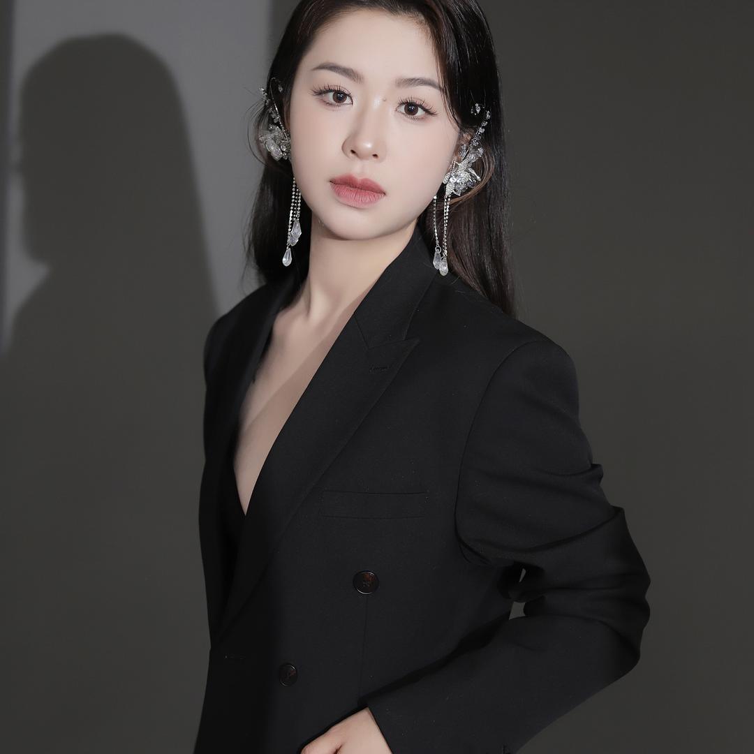 妍磐美业 惠惠老师