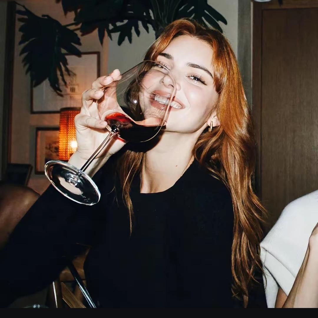 A.🍶