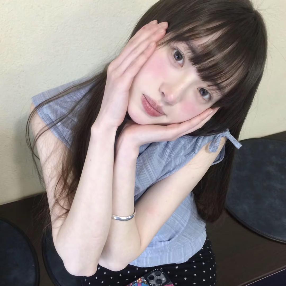 ʚɞ D.
