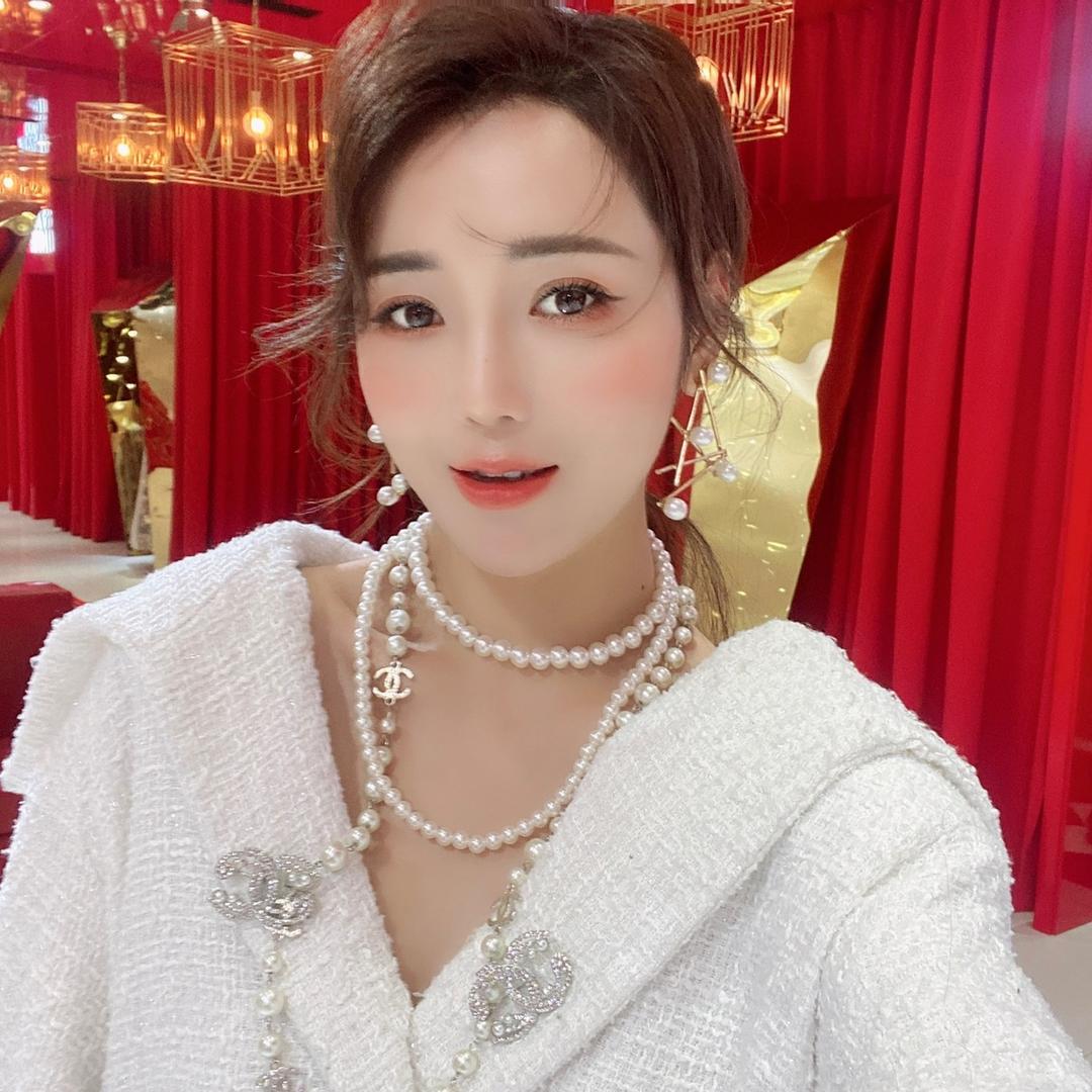 老板娘夏天～每早八点只播品牌