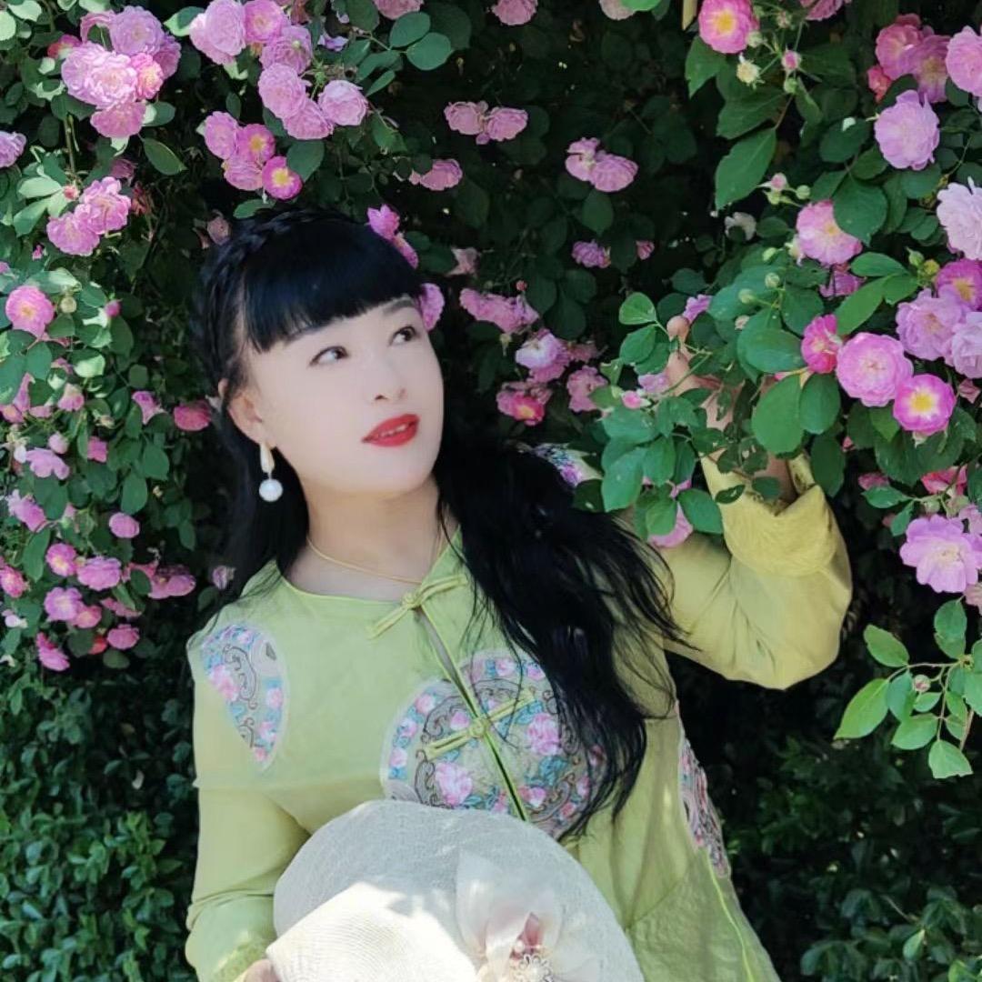 李家姐姐 (狮子座）