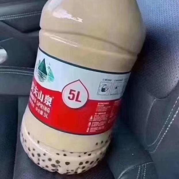 大杯加冰混泥土