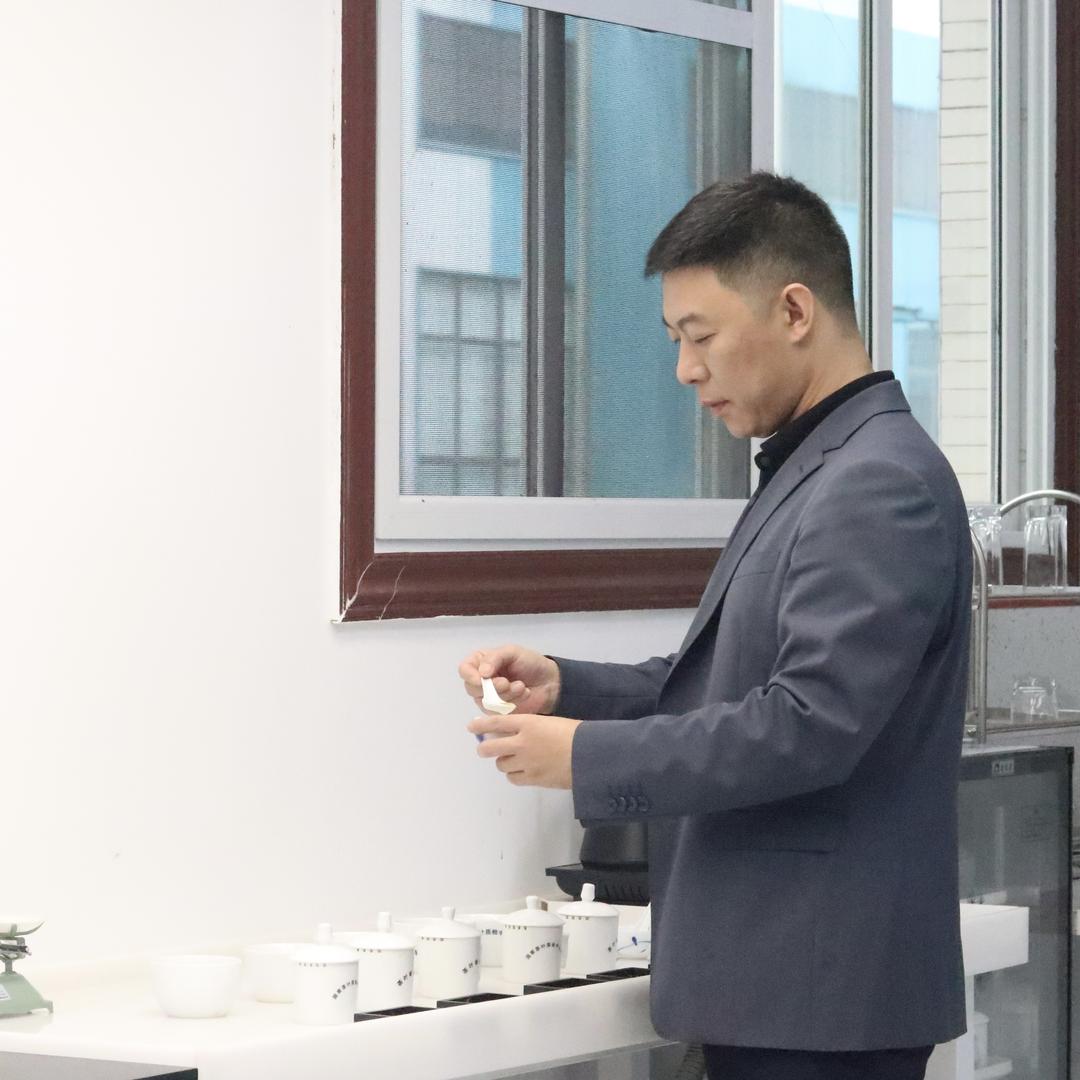 醒世茶业 雨哥