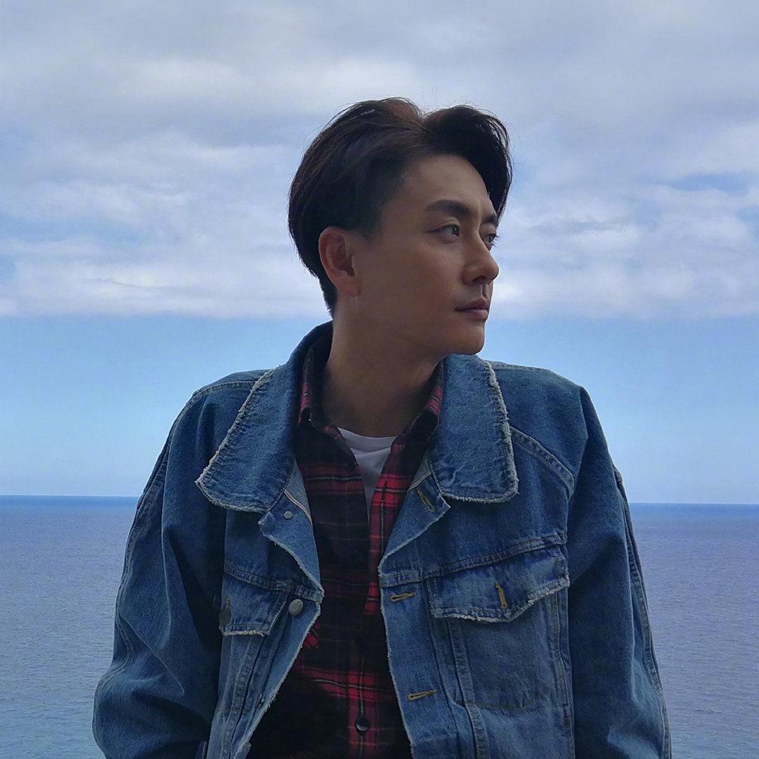 一只忧郁的钢笔