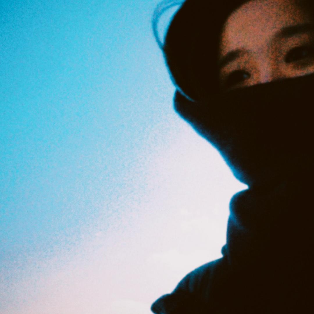 kk不想上班头像