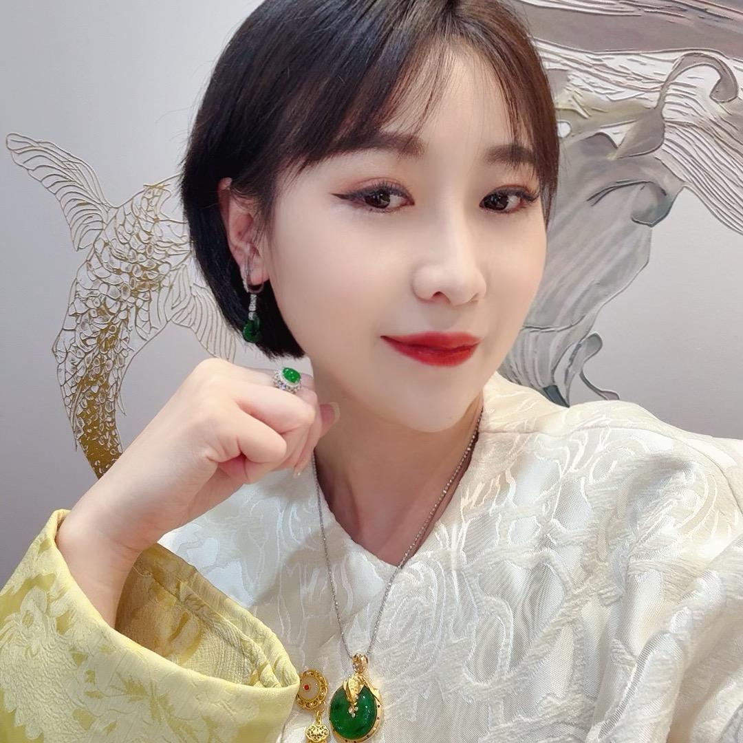 晶晶万嘉珠宝刘宇佳