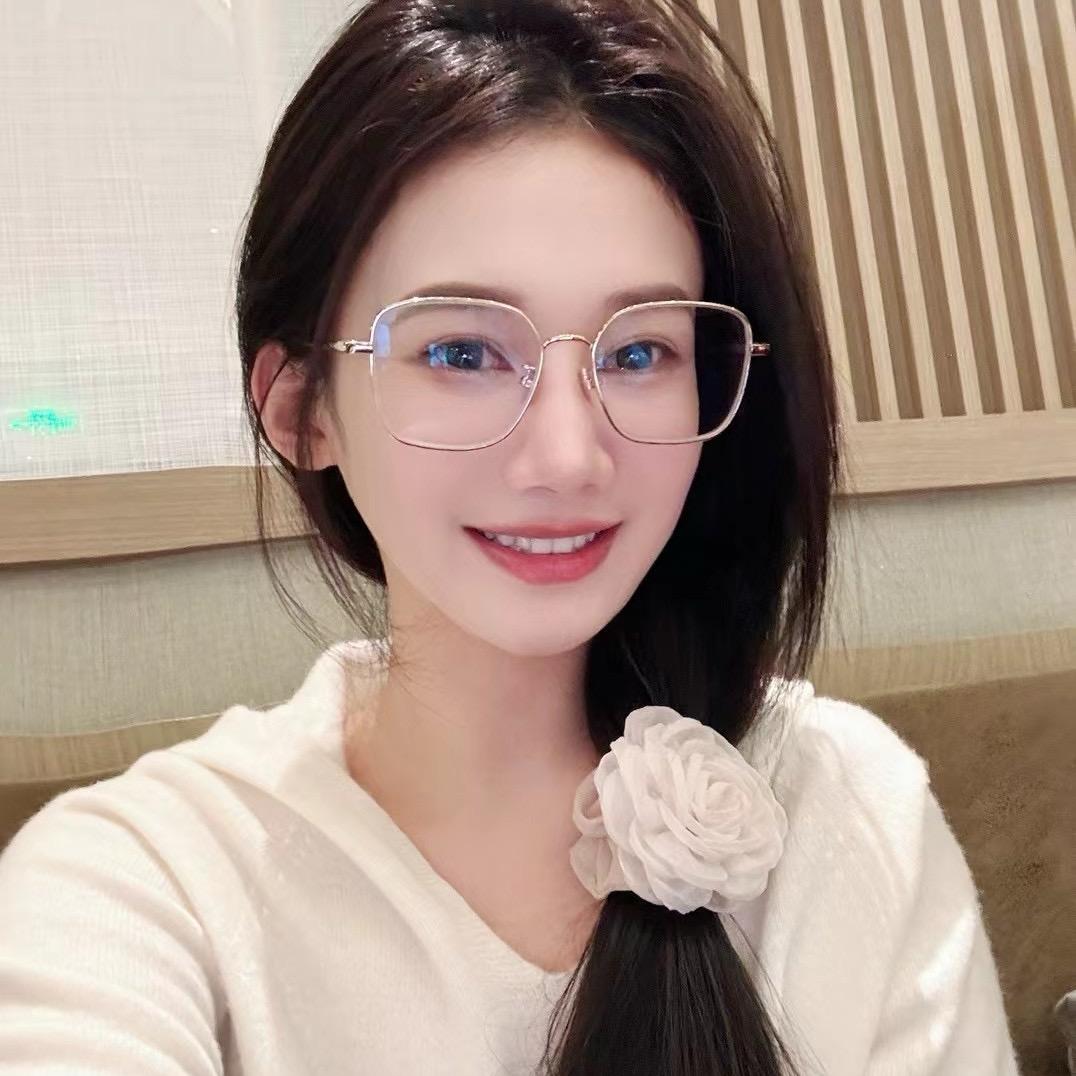 爱莉莉🐬⁰⁹²⁷