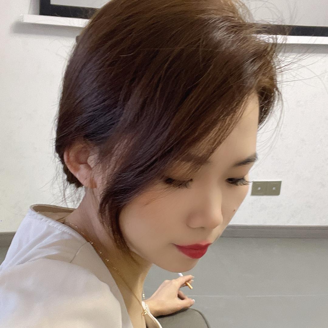 靓妹小吃小豆腐