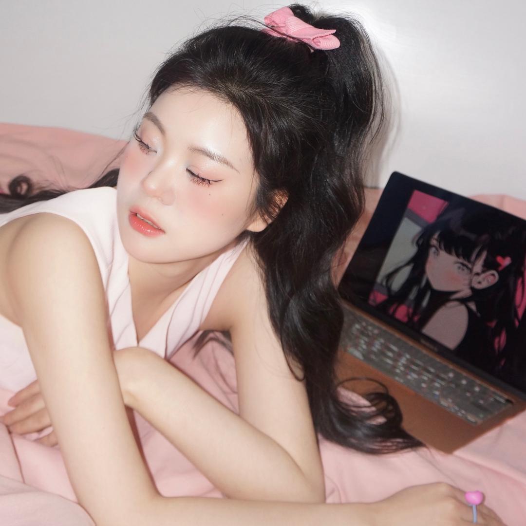 不会化妆的柚子