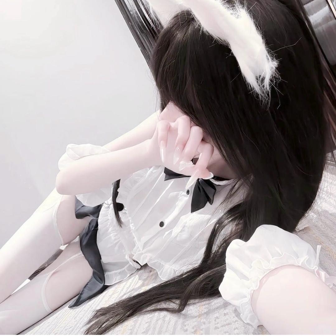 老公穿蕾丝男仆装在外面当0