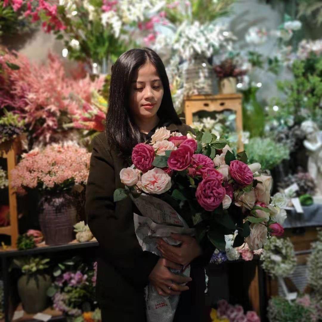 YIYIJIAJU依依的花店