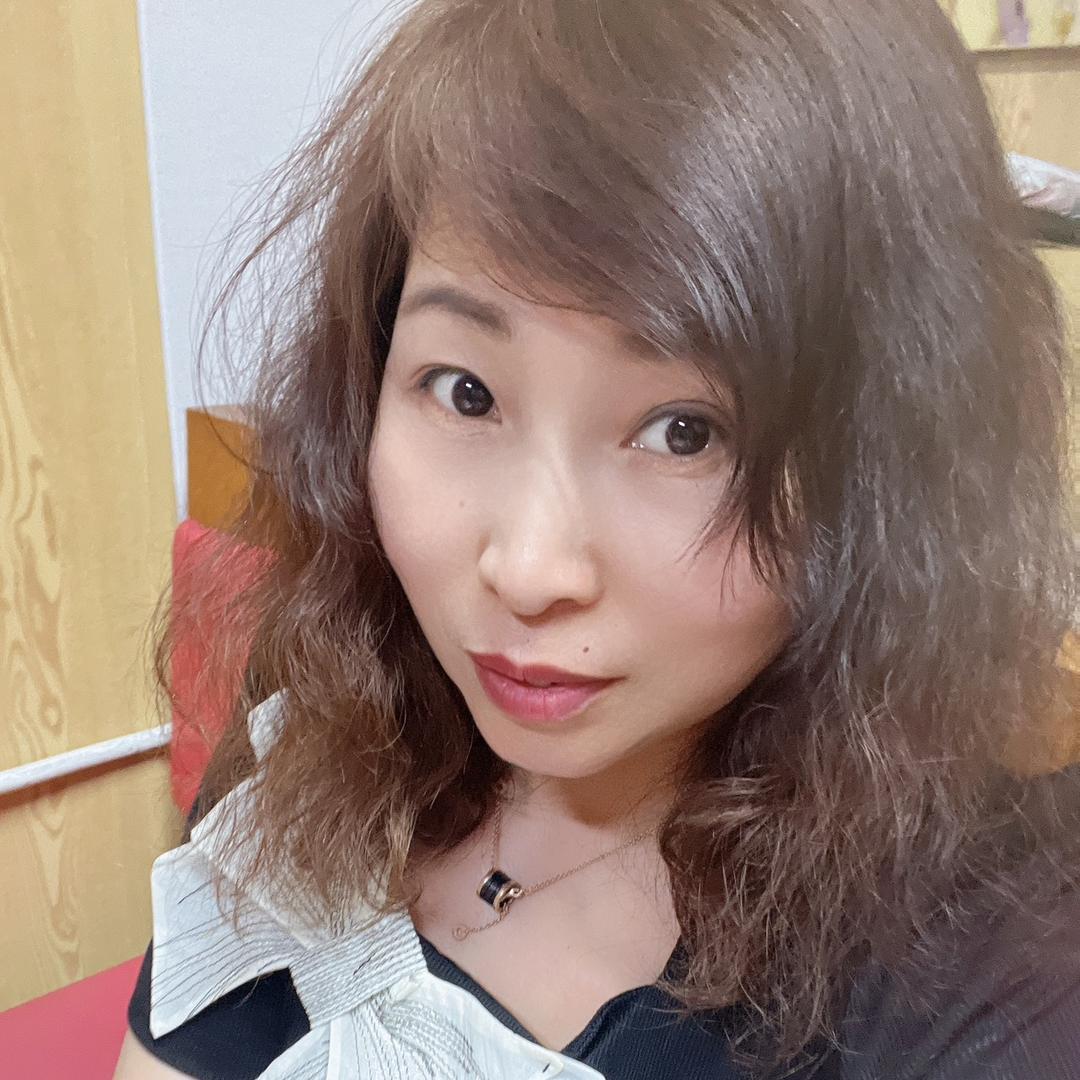 龙聚源老板娘