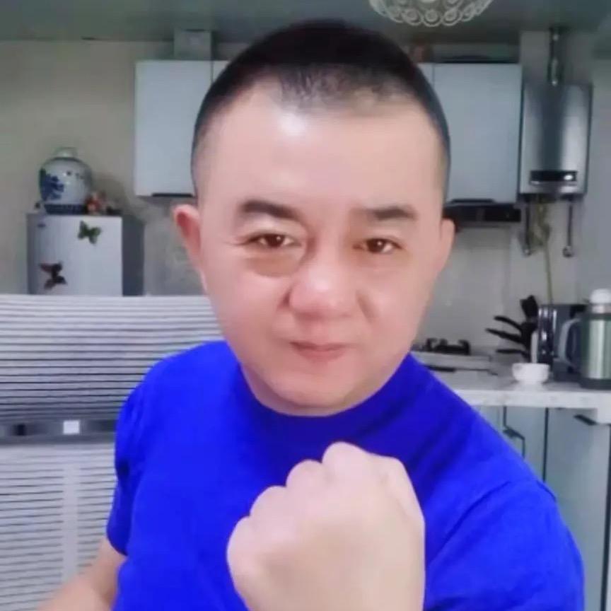 黑衣军哥