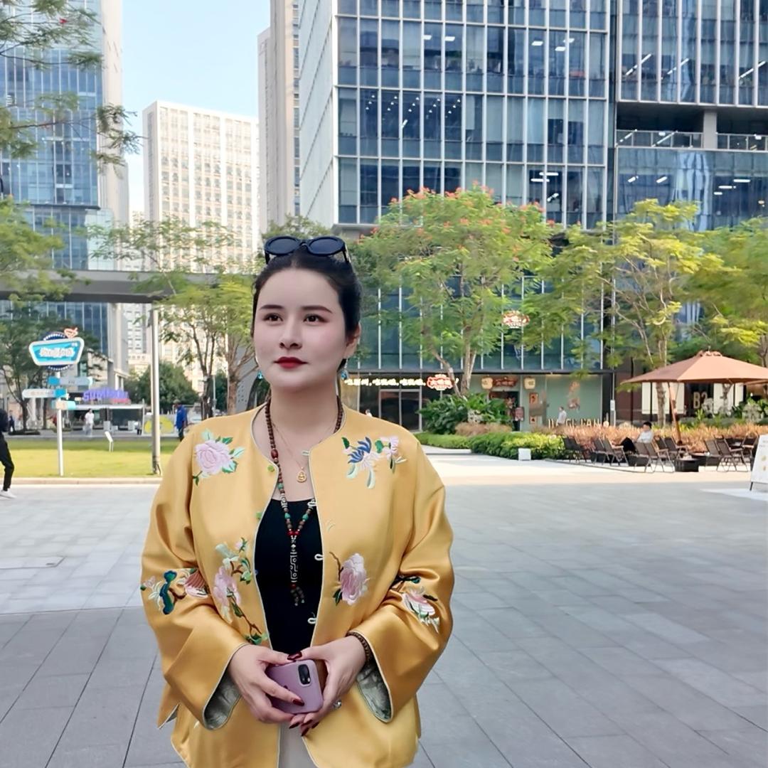 洛尘幸福的一家