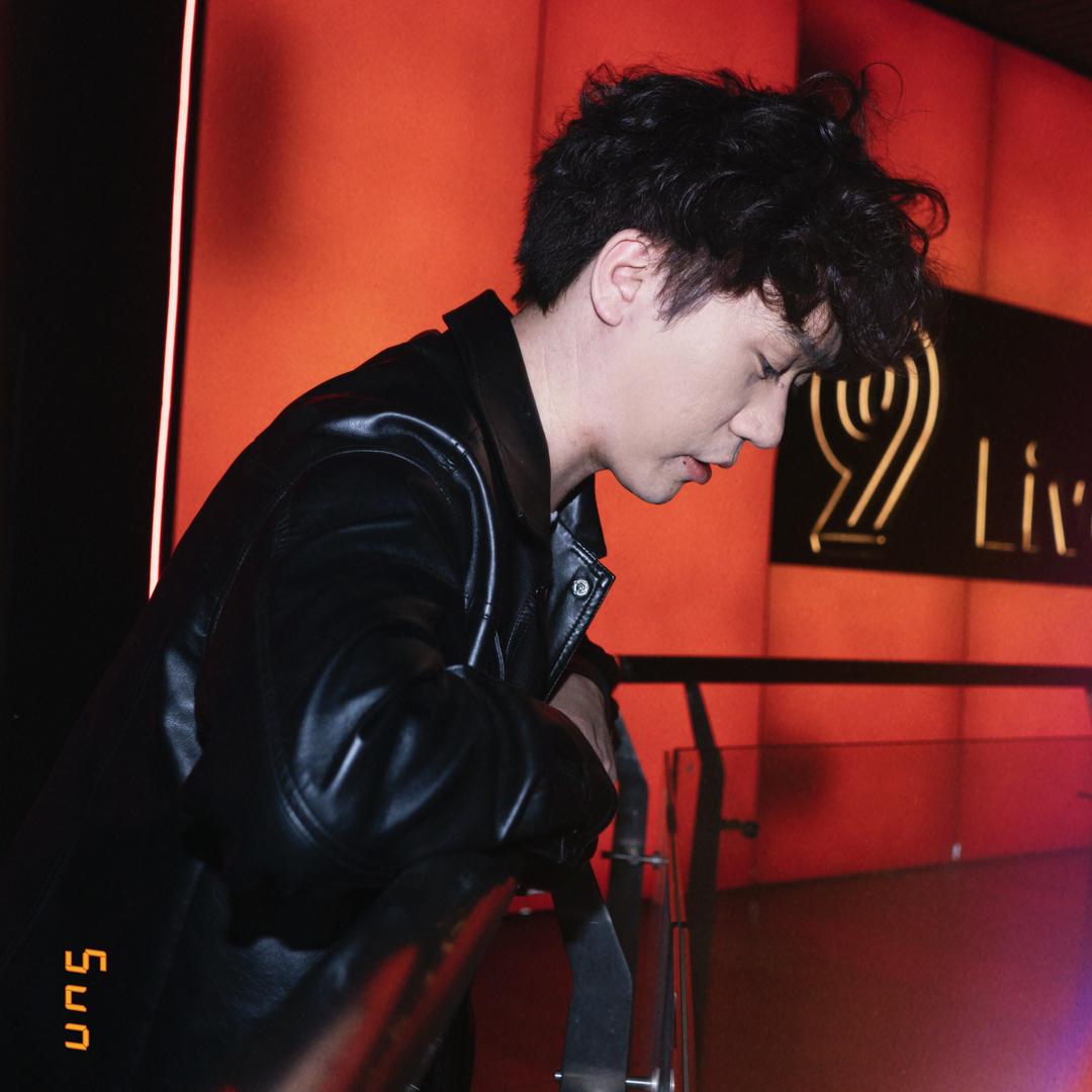 🎸小哥🎹