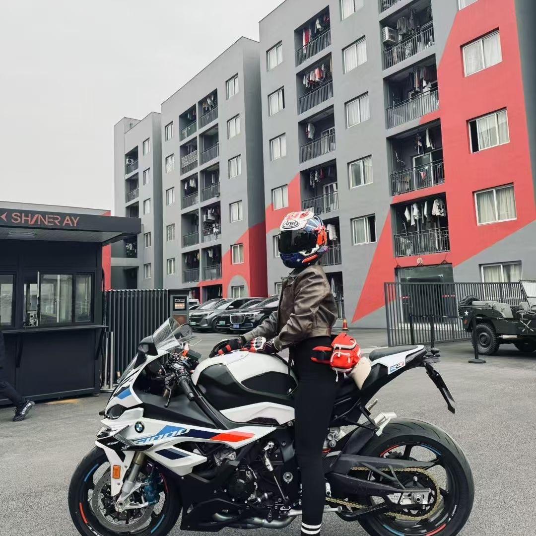 卖摩托的一只珠